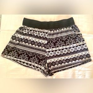Eye Candy soft shorts with pockets size 3X